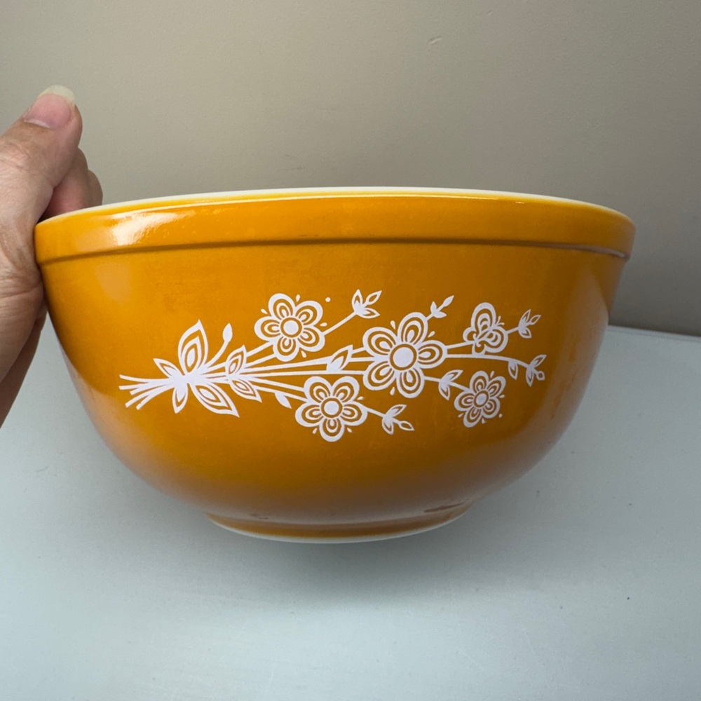 Vintage PYREX #403 Butterfly Gold Mixing Bowl 2.5 L corningware